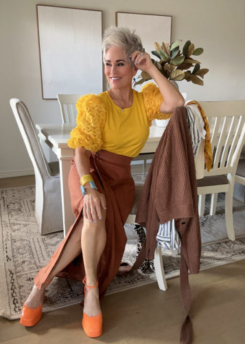 WAYS TO STYLE A LINEN SKIRT - Chic Over 50
