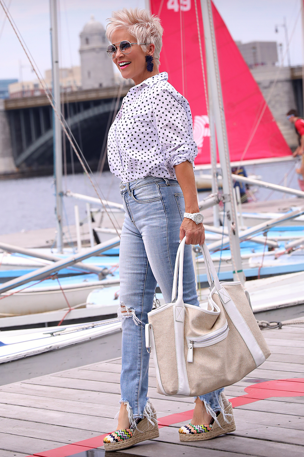 STYLING A CHICOS FALL TRANSITION LOOK WITH SEA SALT JEANS - 50 IS