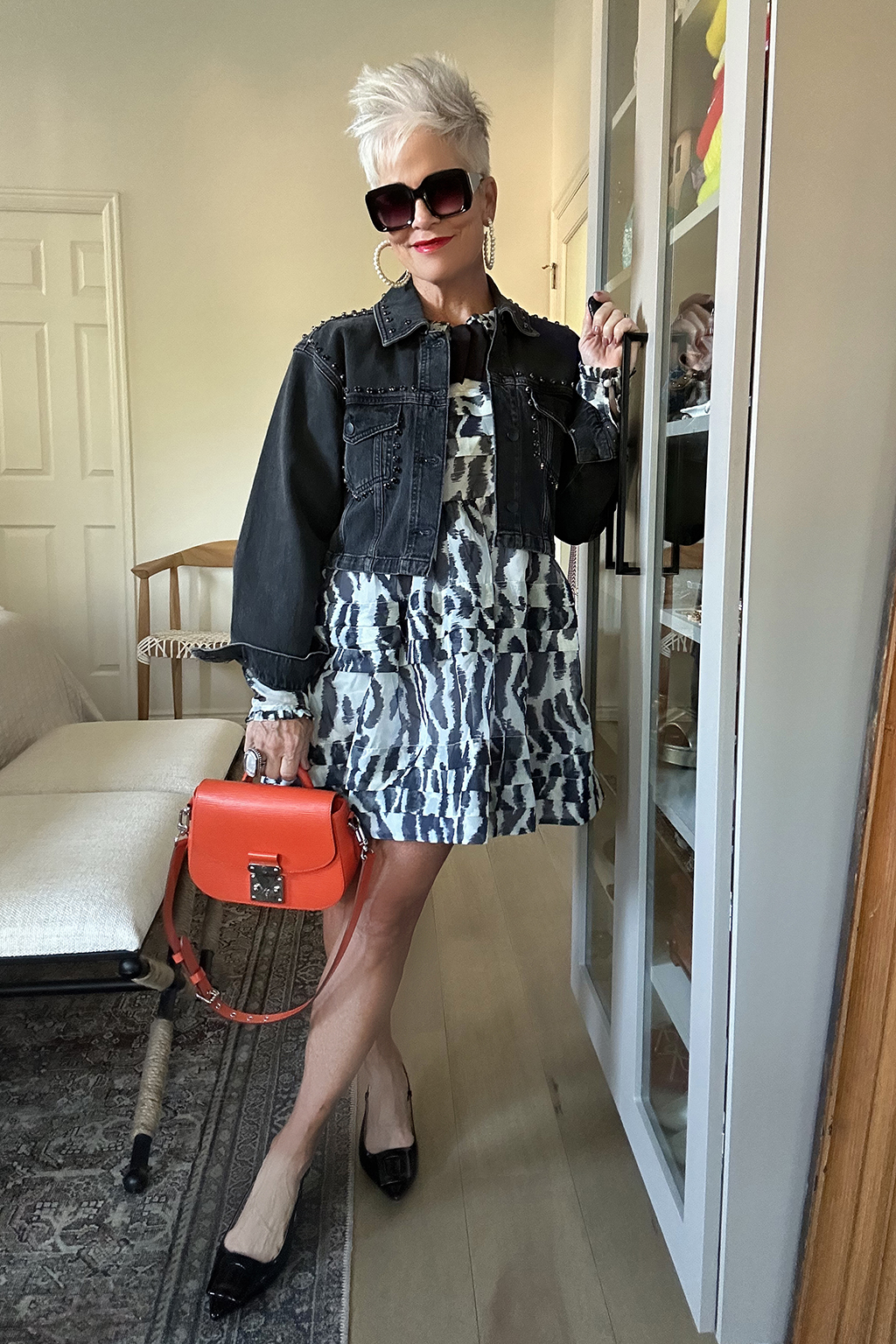 CHIC LOOKS WITH COVERAGE